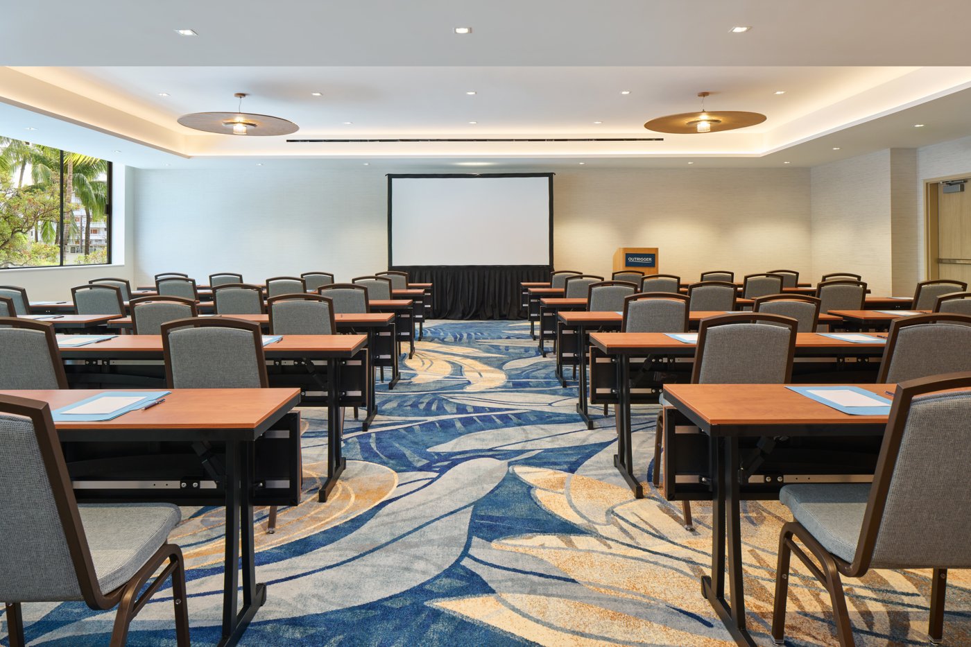 Configuration de la salle de classe de l'OUTRIGGER Waikīkī Paradise Hotel