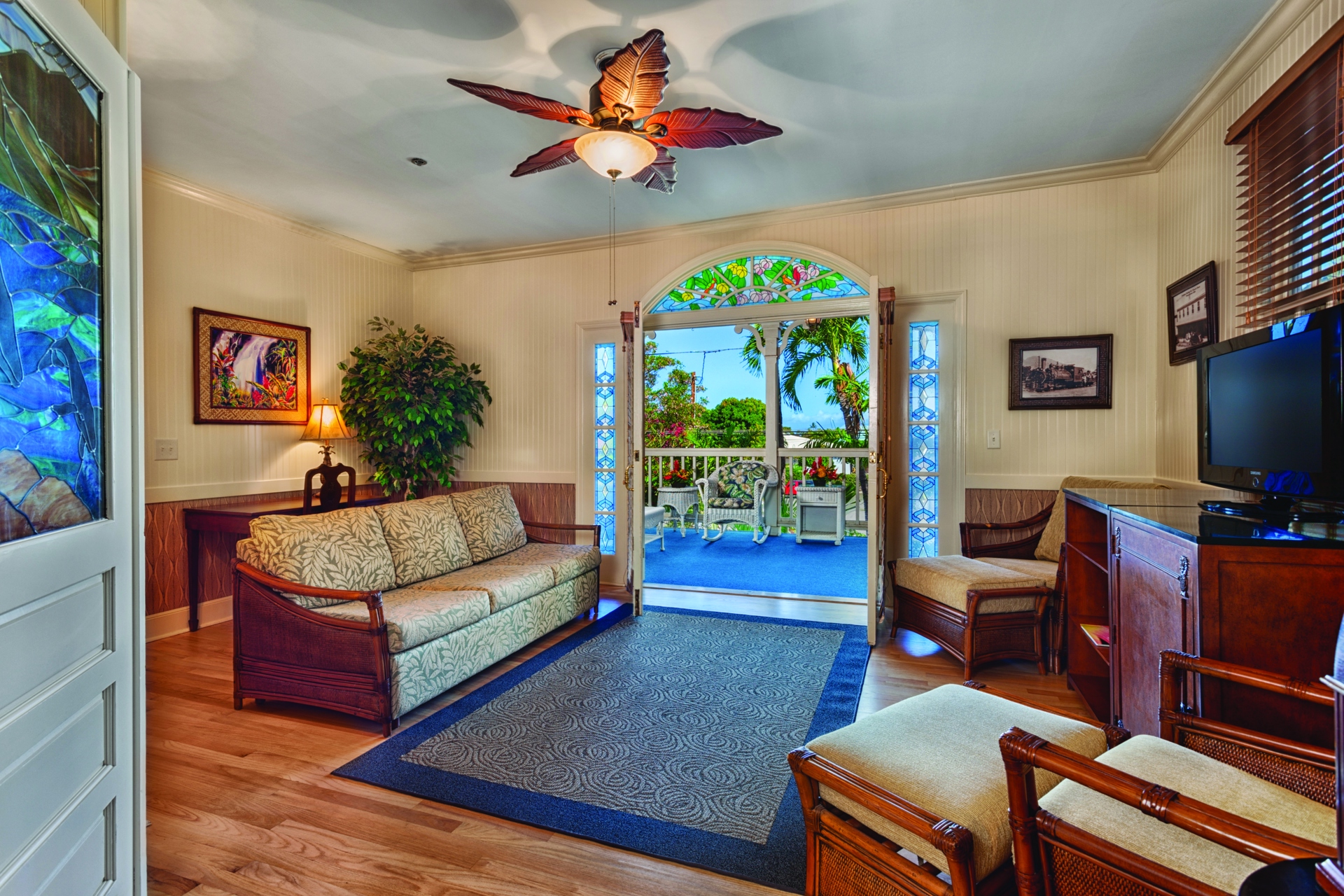 Interior of room at Outrigger Plantation Inn