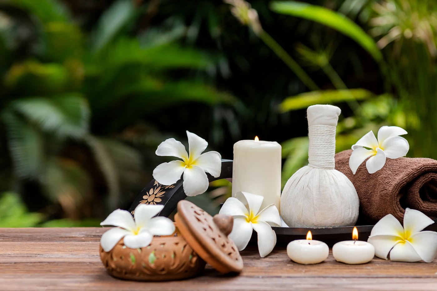 Thai massage herbal compress