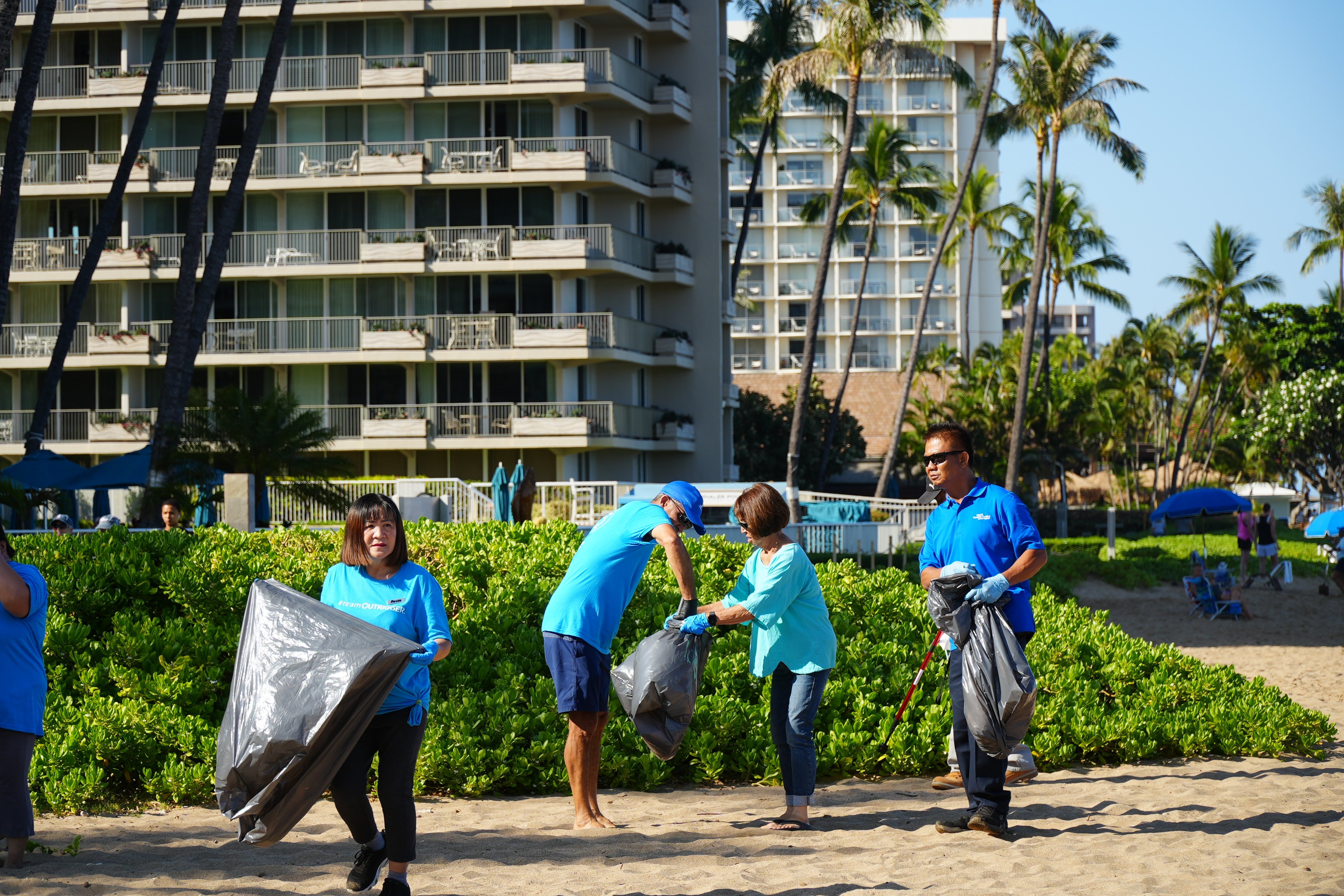 Nettoyage de la plage de Kaanapali