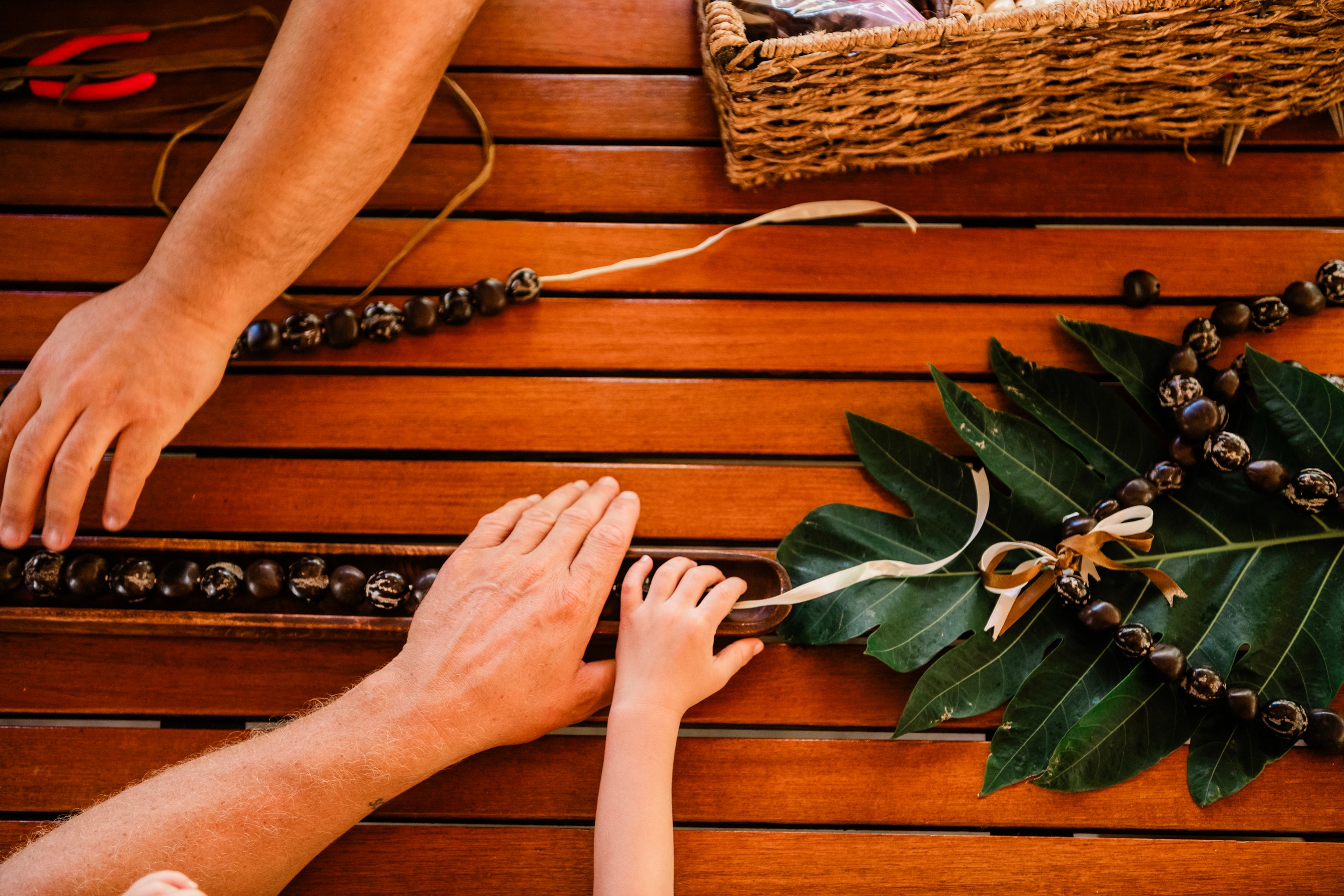 Repose du lei de noix de kukui
