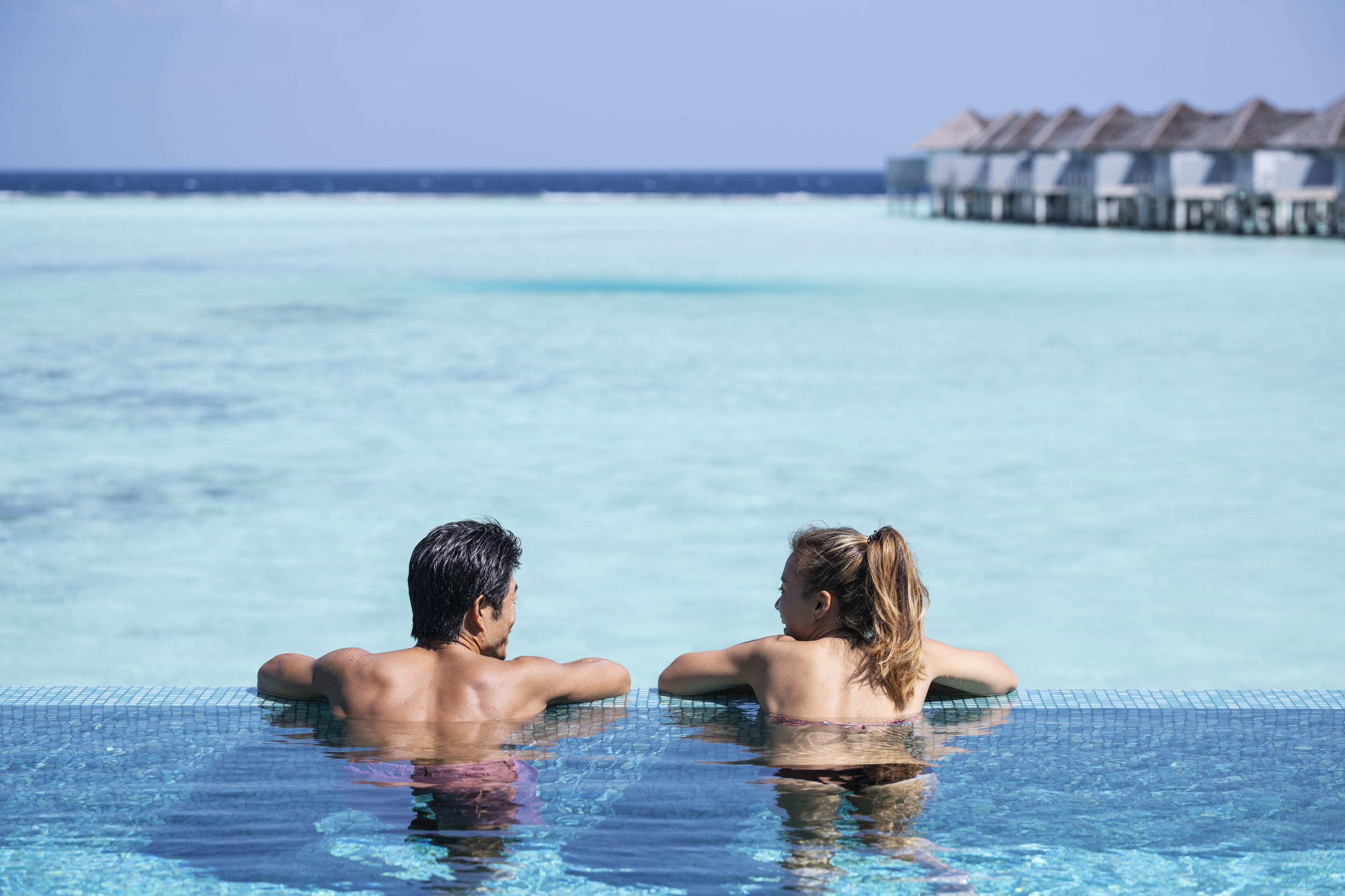 OUTRIGGER Maldives Maafushivaru Resort Villa sur pilotis avec piscine privée