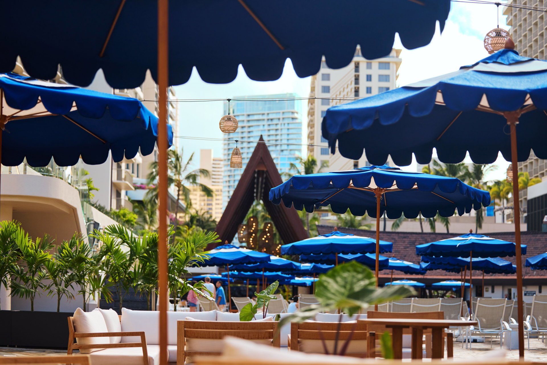 Outrigger Reef Waikiki Beach Resort courtyard
